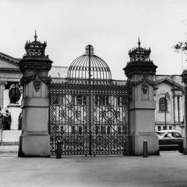 Garden Palace commemorative entrance gates, Royal Botanic Gardens, 1958