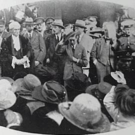 Crowd to greet Prince of Wales, Sydney Town Hall, 1920