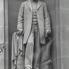 Statue of Sir George Grey (1812-1898)