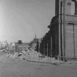 Demolition of 'Sungravure' building