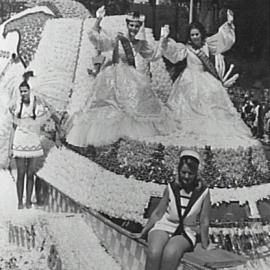 Waratah Spring Festival float