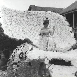 Waratah Spring Festival parade