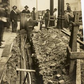 Laying electrical cable in Clarence Street Sydney, circa 1920