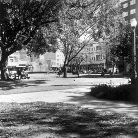 Fitzroy Gardens, Macleay Street Potts Point, 1970