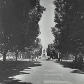 Central pathway of Hyde Park