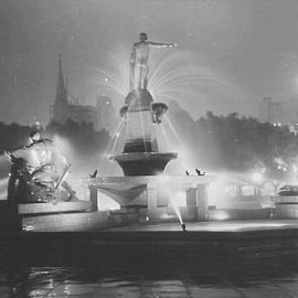 Archibald Fountain at night