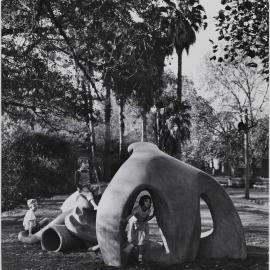 Children on Earth Mother sculpture in Phillip Park, College Street Sydney, circa 1960s