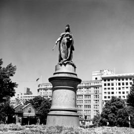 Queen Victoria Statue