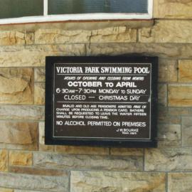 Victoria Park Swimming Pool sign