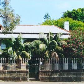 Weatherboard cottage, Wellington Street Waterloo, 2002