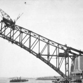 Sydney Harbour Bridge during construction, 1930