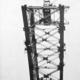 Sydney Harbour Bridge under construction