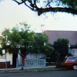View looking south to terrace houses, Zamia Street Redfern, 1989