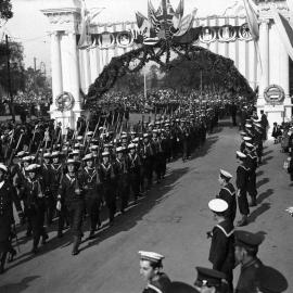 Sailors on parade, Victory Day celebrations, Macquarie Street Sydney, 1919