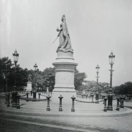 Queen Victoria Statue Queen Victoria Statue