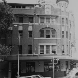 Metropolitan Hotel, corner George and Bridge Streets Sydney, 1989