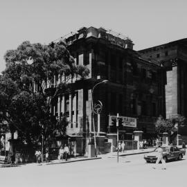 Australian Museum, corner of College and William Streets Darlinghurst, 1989