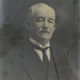 Alderman H. Punter, ex Mayor.