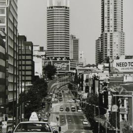 View east along William Street towards Kings Cross Darlinghurst, 2001