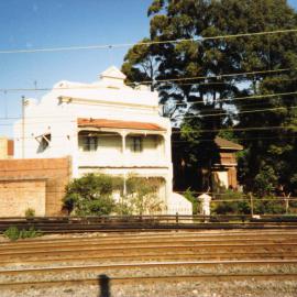 Crescent St