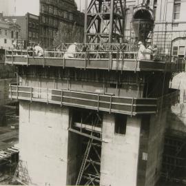 Workers constructing Town Hall House, 456 Kent Street Sydney, 1973
