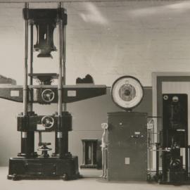 Laboratory testing machine