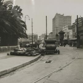 Council roadworks, corner Bourke and Oxford Streets Darlinghurst, 1947