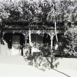 Strawberry Hill Art Gallery, Elizabeth Street Sydney, 1984