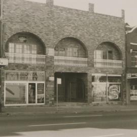 Crown Street shops