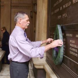 Laying wreath, City of Sydney Armistice Day ceremony, Sydney 2011