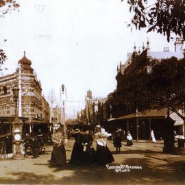 Taking a stroll in Hyde Park, Oxford Street Darlinghurst, 1900s