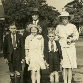 Family outing to the Royal Easter Show, Driver Avenue Moore Park, 1939
