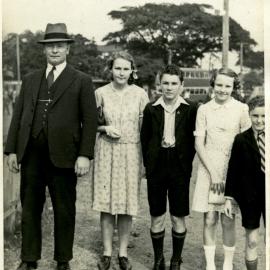 Family at Royal Easter Show, Moore Park, 1941