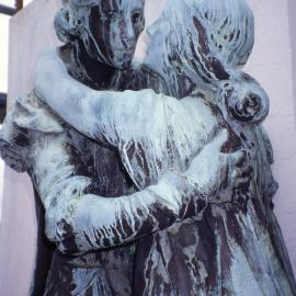 Romeo and Juliet Status on Shakespeare Memorial before restoration, Shakespeare Place, no date