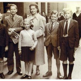 Mason and Wentworth-Sheilds family members, 1948