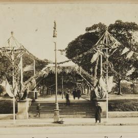 Print - American Fleet decorations, Hyde Park Sydney, circa 1908