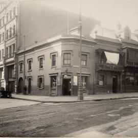 Print - Sweeneys Hotel in Clarence Street Sydney, 1914