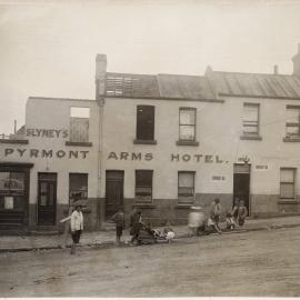 Print - Pyrmont Arms Hotel in Harris Street Pyrmont, 1914