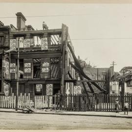 Print - Demolition of terraces in Wentworth Avenue, Surry Hills, 1918