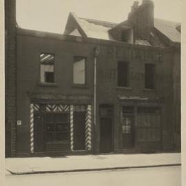 Print - Ewington bootmaker in Kent Street Sydney, 1924