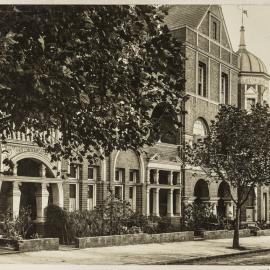 Print - The Chimes building from McDonald Street Potts Point, 1926
