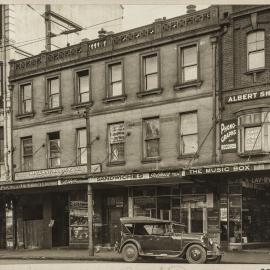 Print - Commercial premises in Elizabeth Street Sydney, 1926