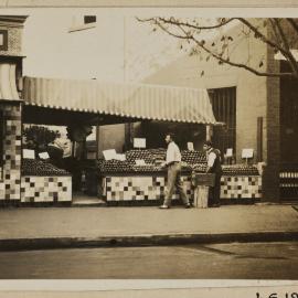 Print - Fruit stall in Darlinghurst Road Potts Point, 1931