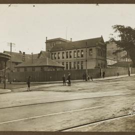 Print - Streetscape with Superior Public School, William Street Darlinghurst, 1916