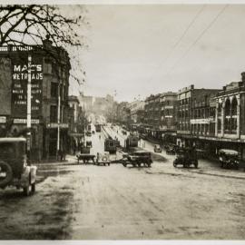 Cars and horses on William Street Darlinghurst, 1934