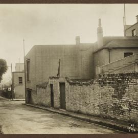 Print - Rear of buildings along Premier Lane Darlinghurst, 1916