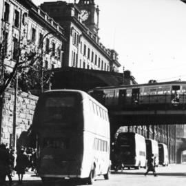 Buses outside Sydney Terminal, Eddy Avenue Haymarket, 1944