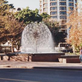 El Alamein Memorial Fountain, Macleay Street, Kings Cross, 1986