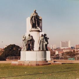 Shakespeare Memorial looking towards Potts Point, Shakespeare Place Sydney, 1986