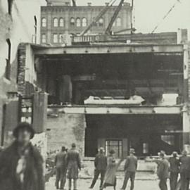 Demolition of the rear of old Sun building, Elizabeth Street Sydney, 1933
